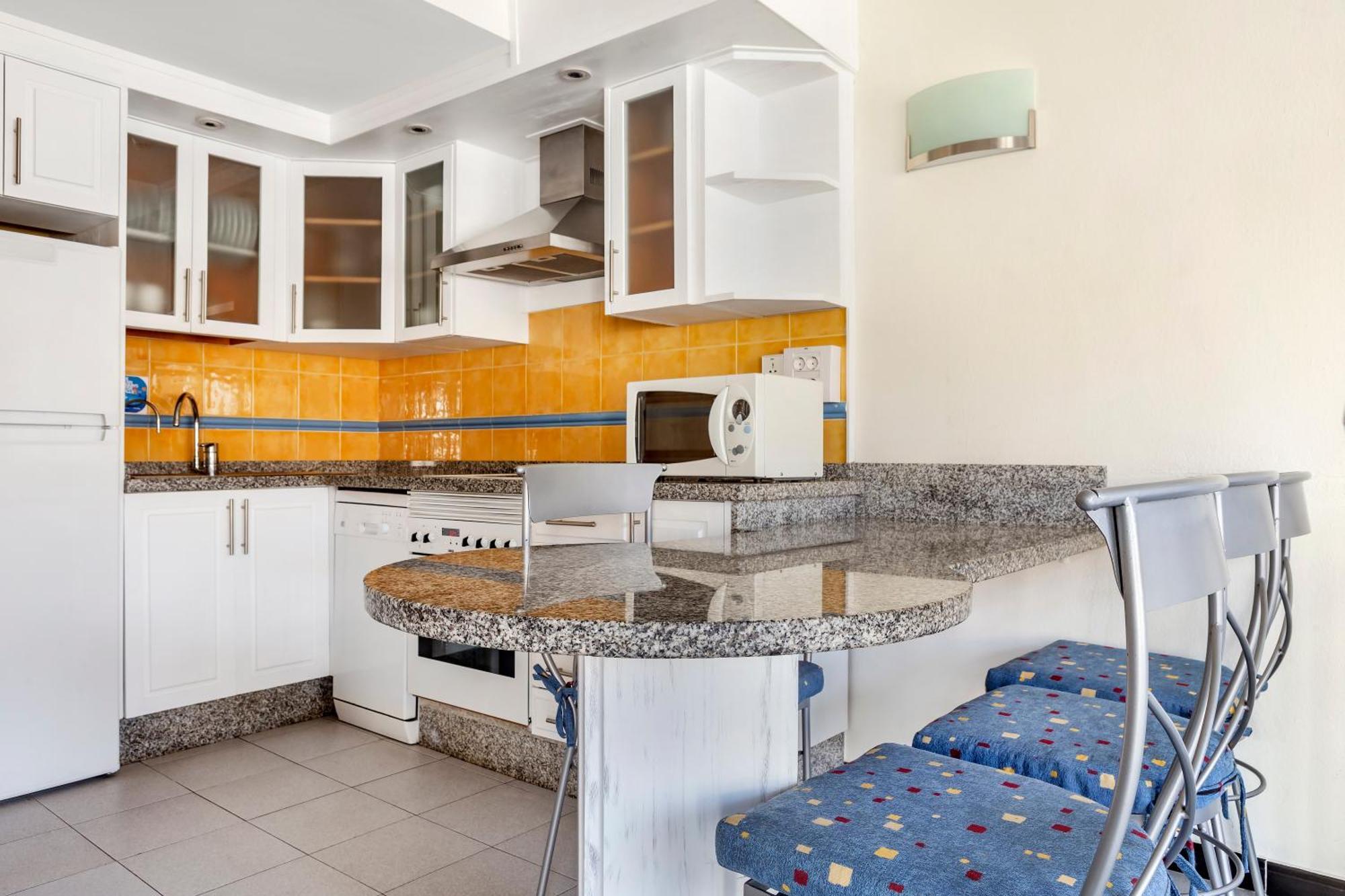 Apart-hotel Club Cala Blanca 3*