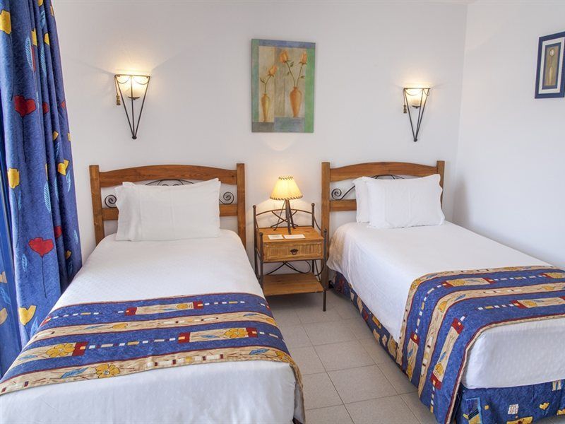 Club Cala Blanca Apart-hotel 3*